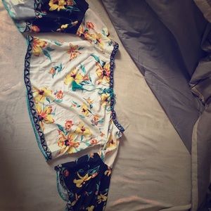 Bell sleeve spring shirt